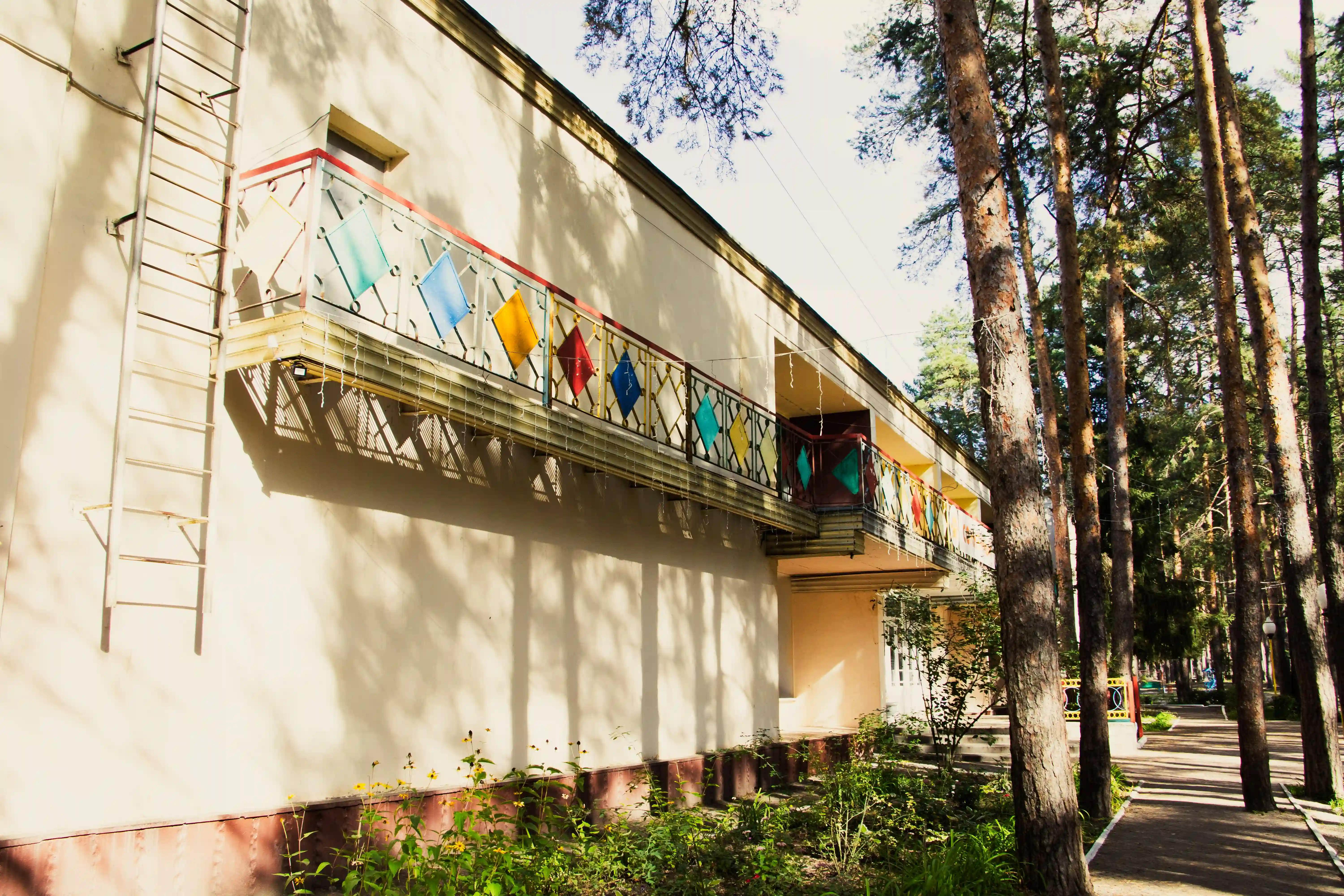 Солнечный, инфраструктура