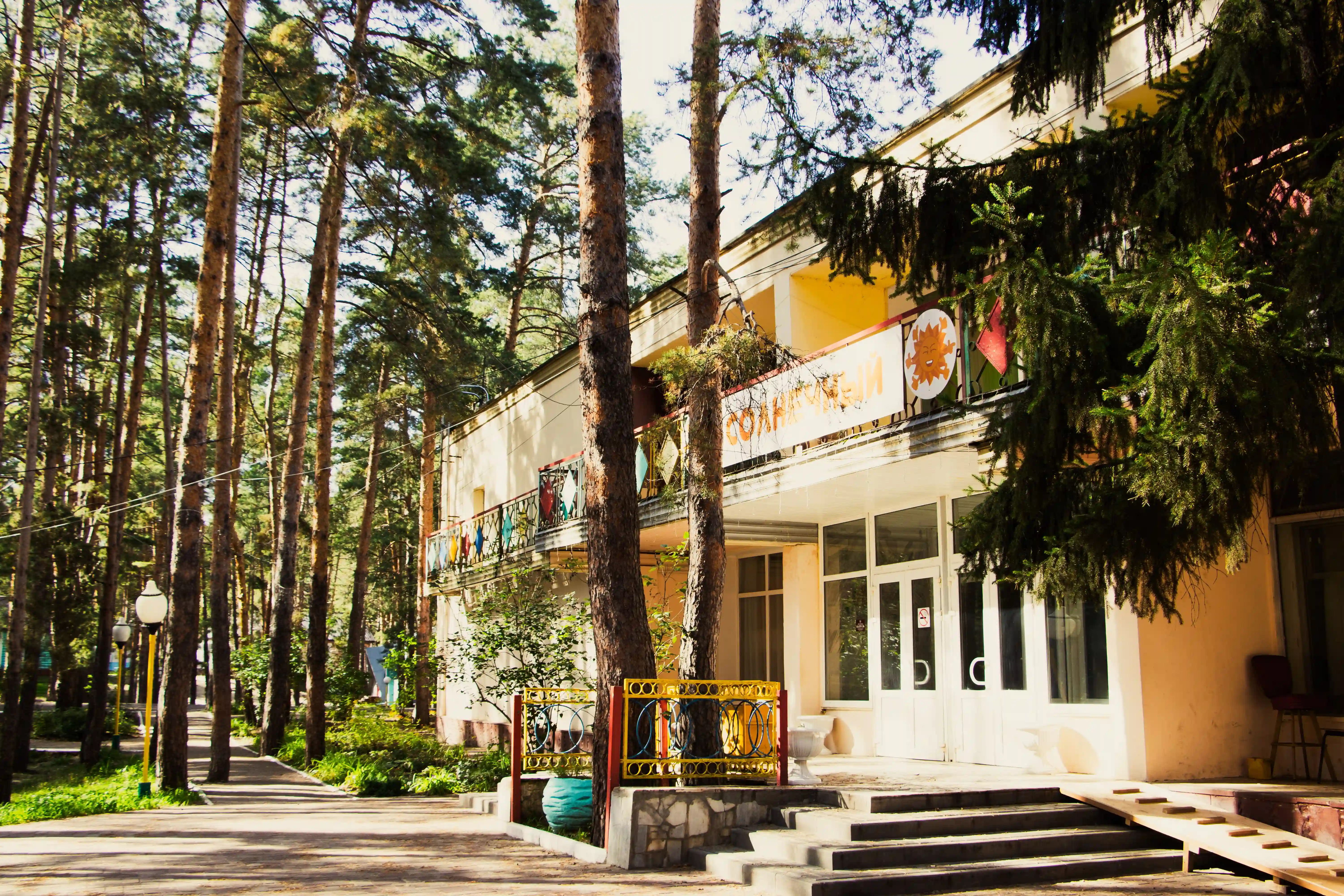 Солнечный, инфраструктура